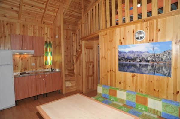 Camping La Torre Espot Exterior photo